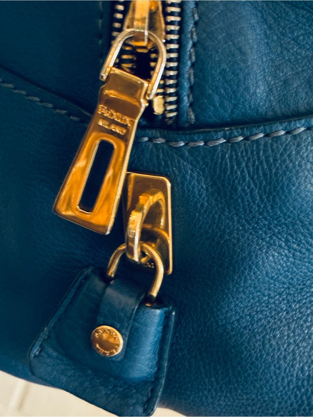 💙 PRADA Vitello Daino Bauletto Satchel Crossbody Bag Blue Very Chic EUC - Picture 9 of 17